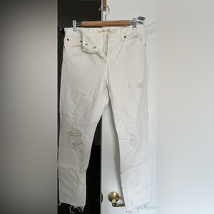 Levi’s size 29 wedgie distressed jeans white